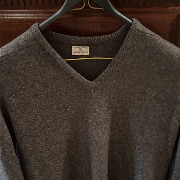 Neiman Marcus Charcoal V-Neck Sweater 100% cashmere M-Large-made in Scotland